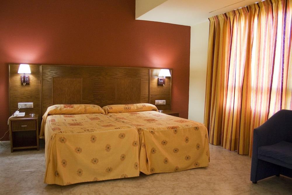 Hotel Perales Talavera de la Reina Zewnętrze zdjęcie